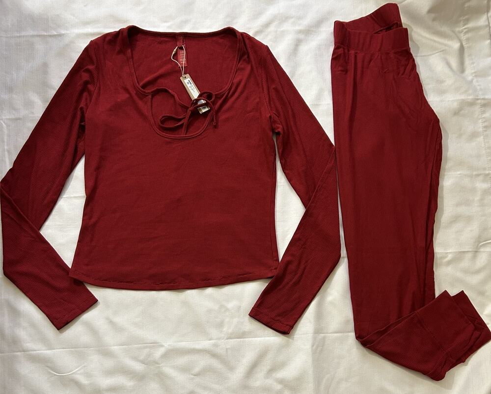 Skims NWT Soft Lounge Top and Bottom Loungewear Set Brick Size Medium
